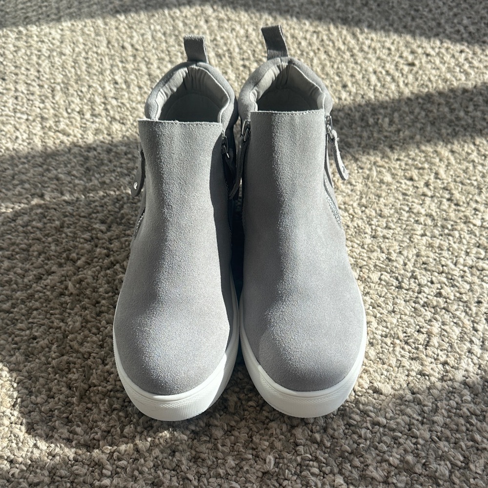 Steve Madden Light Grey Wedge Platform Sneakers